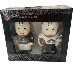 New York Jets NFL Player Salt and Pepper Shakers Set The Memory Company NIB